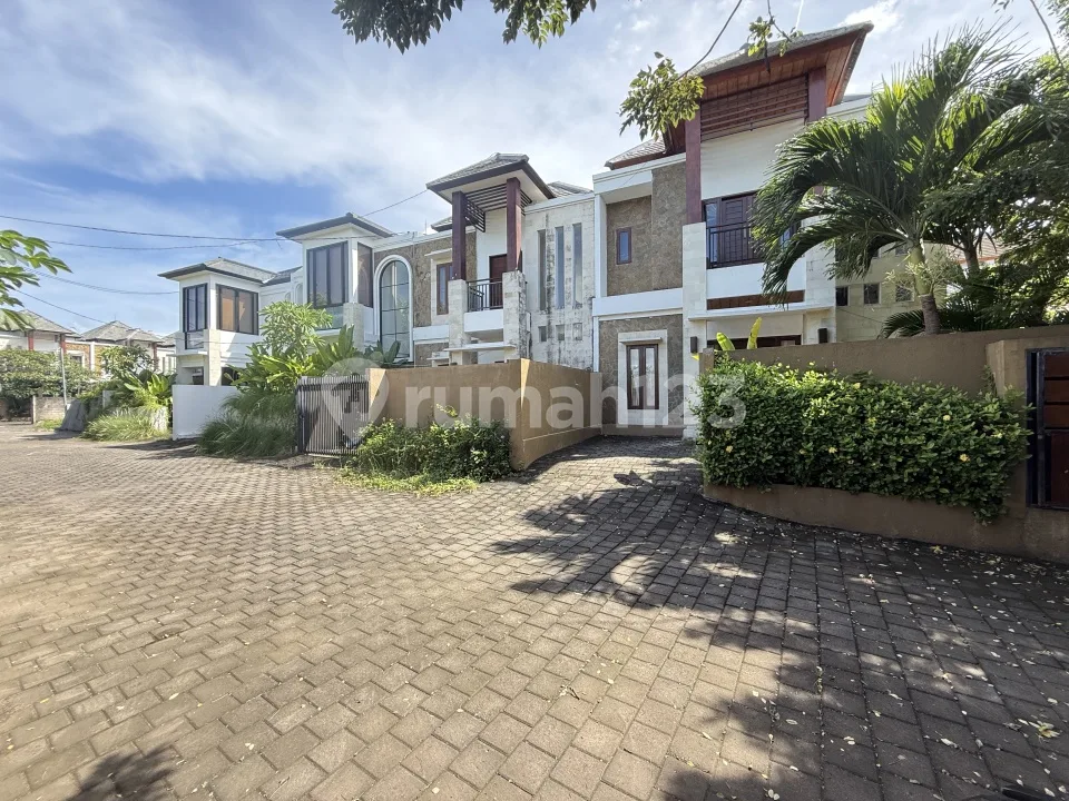 Rumah di Taman Giri Nusa Dua - Cluster One Gate - Image 2 of 4