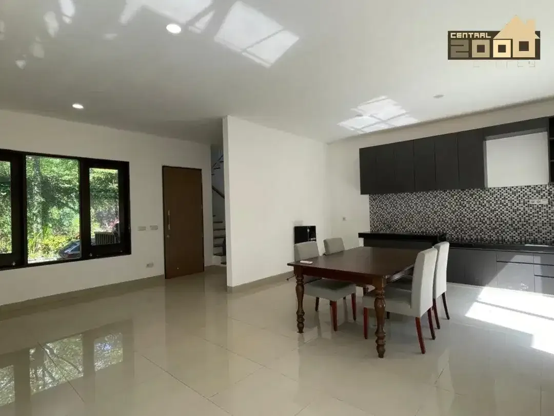 Elegant Tropical Home in Jimbaran, Badung Bali - Image 4 of 10