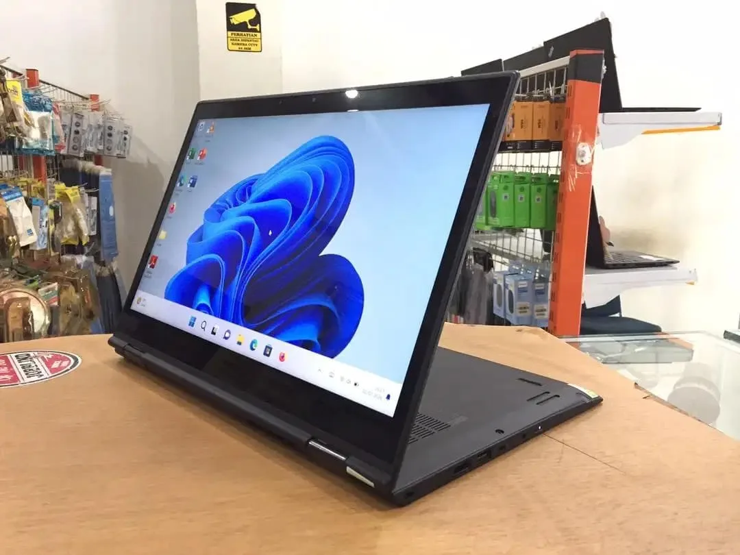 Lenovo ThinkPad X1 Yoga Core i5Gen8 Ram 16GB SSD 256GB Touchscreen - Image 2 of 10