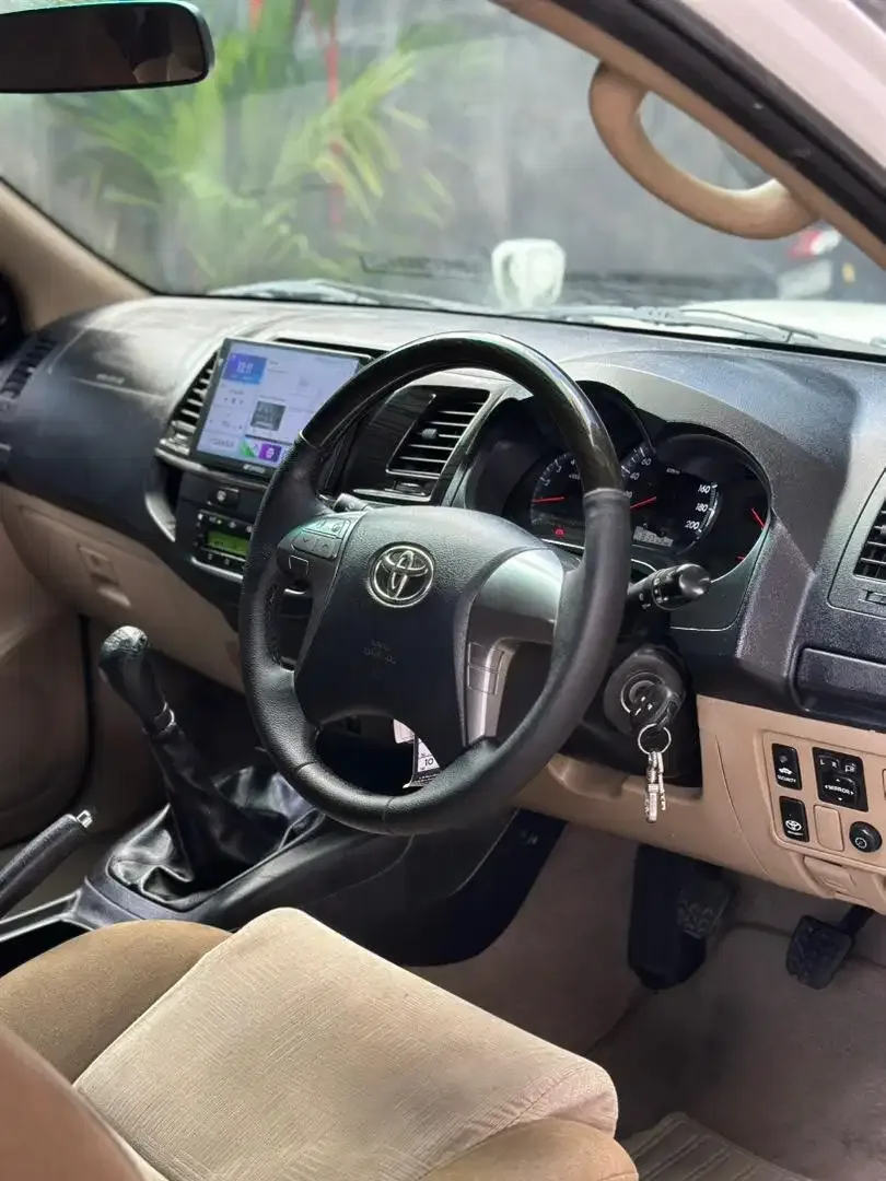 FORTUNER TRD VNT 2014 TURBO MANUAL ASLI BALI LOW KM ISTIMEWA - Image 5 of 10