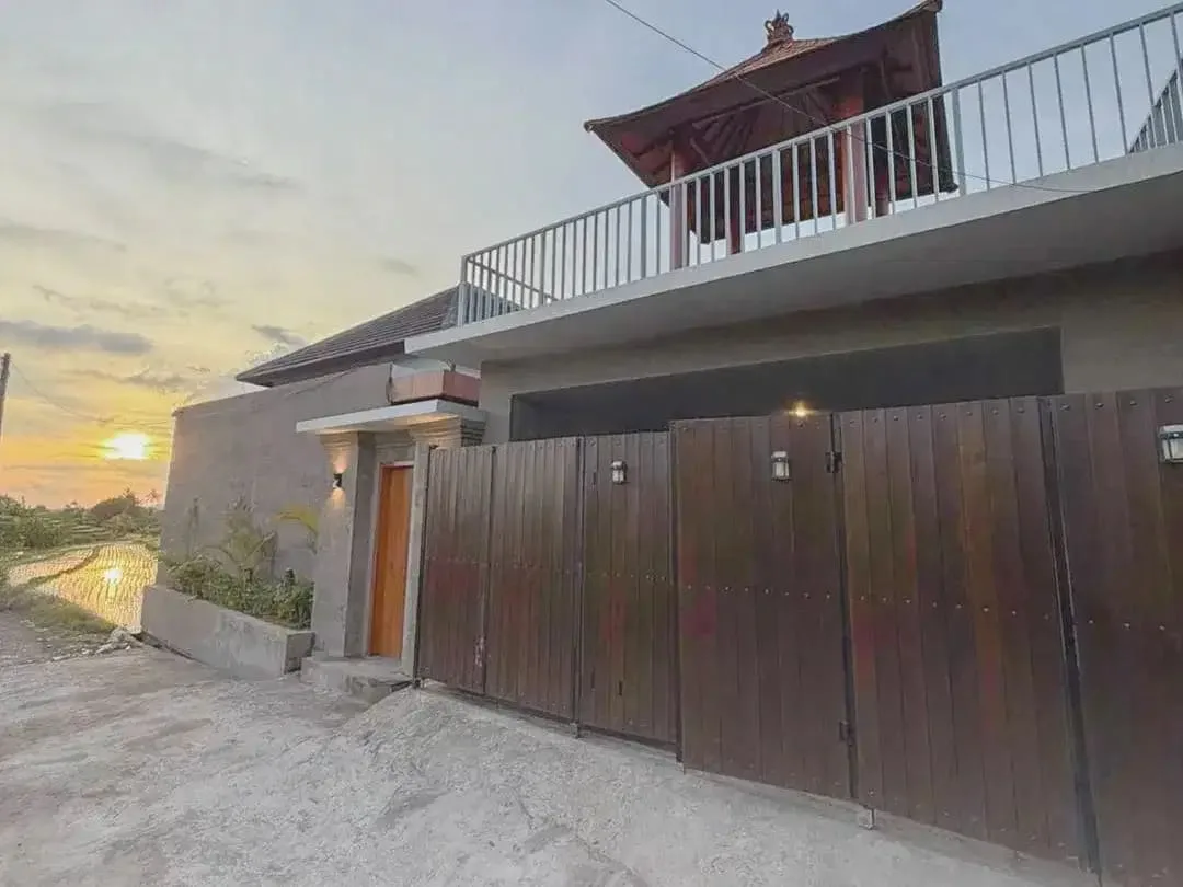 FOR SALE | VILLA CANGGU VILLA BRAND NEW LANTAI 1 AREA TUMBAK BAYUH CANGGU DENGAN VIEW SAWAH - Image 2 of 5