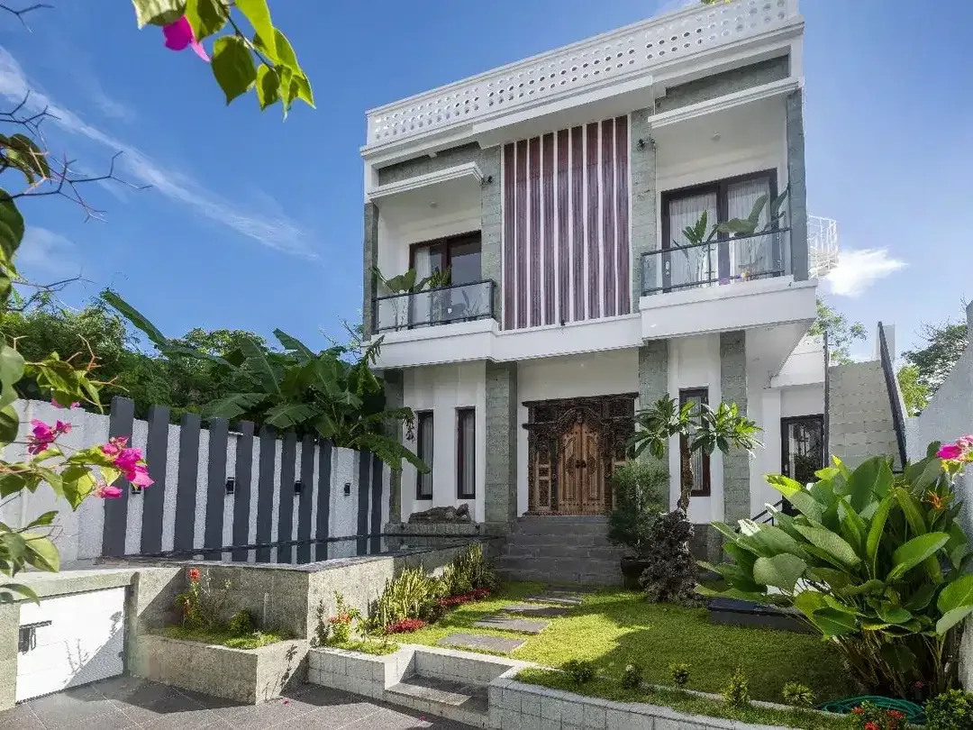 FOR SALE AND LEASE FREEHOLD VILLA WITH OCEAN VIEW AT KAMPIAL, NUSA DUA. - Image 1 of 10