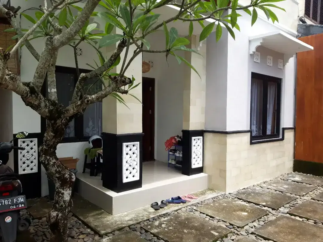 Rumah tinggal yg tenang & nyaman - Image 2 of 10
