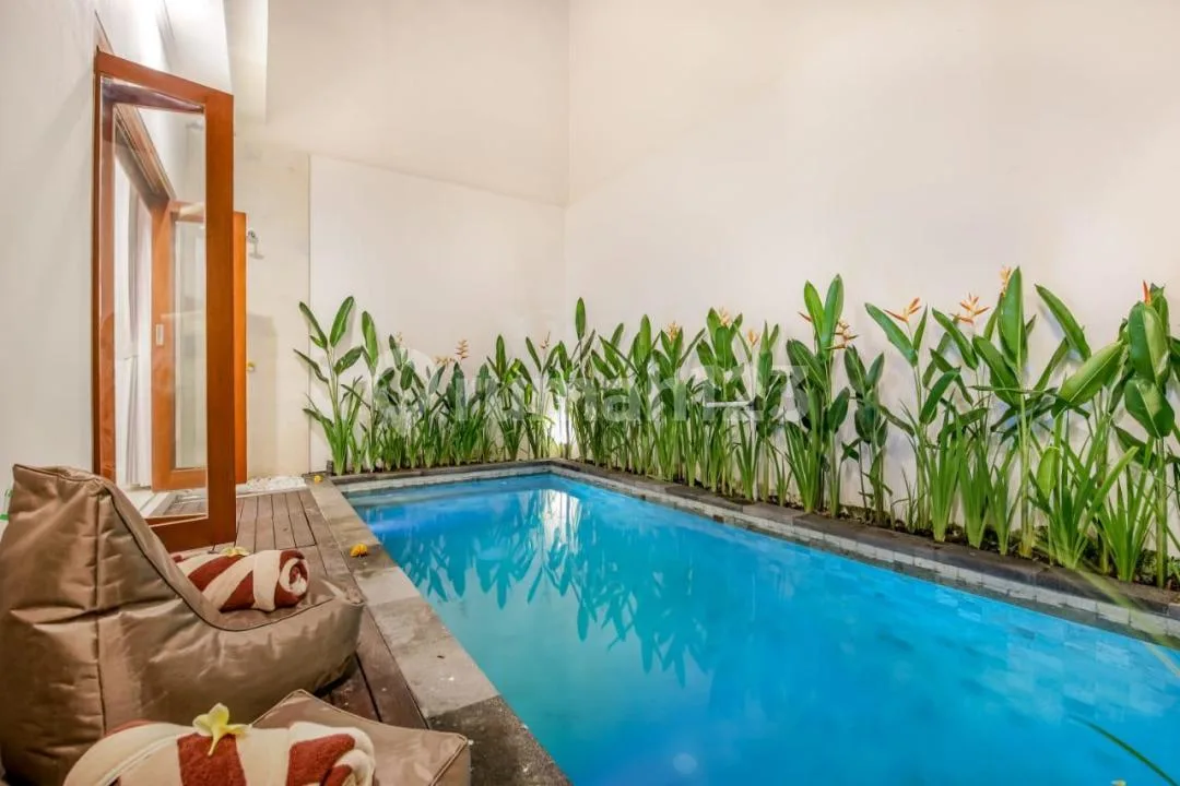 Rumah Modern Semi Villa dengan Kolam Renang Pribadi - Image 3 of 4
