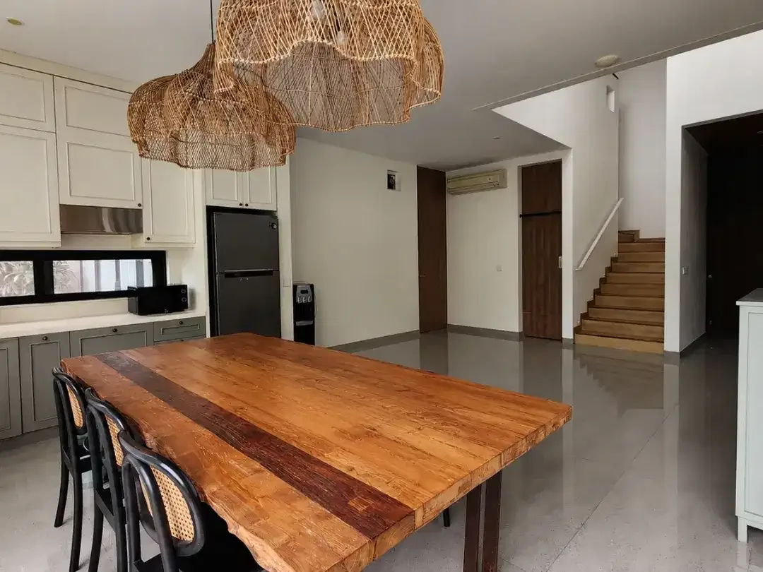 Freehold Duke Type Royal Villa with Premium Finishes & Spacious Design for Sale in Sanur  – Luxury 4-Bedroom Villa with Private Pool - Image 2 of 10