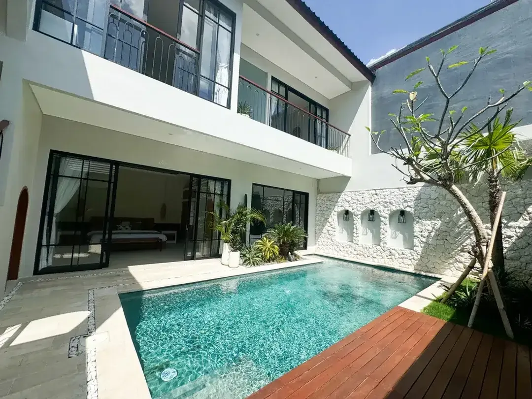 Dijual Villa Modern dengan Desain Mewah di Jimbaran - Image 1 of 10