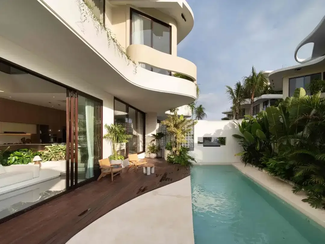 3 BEDROOMS LUXURY - Image 3 of 10