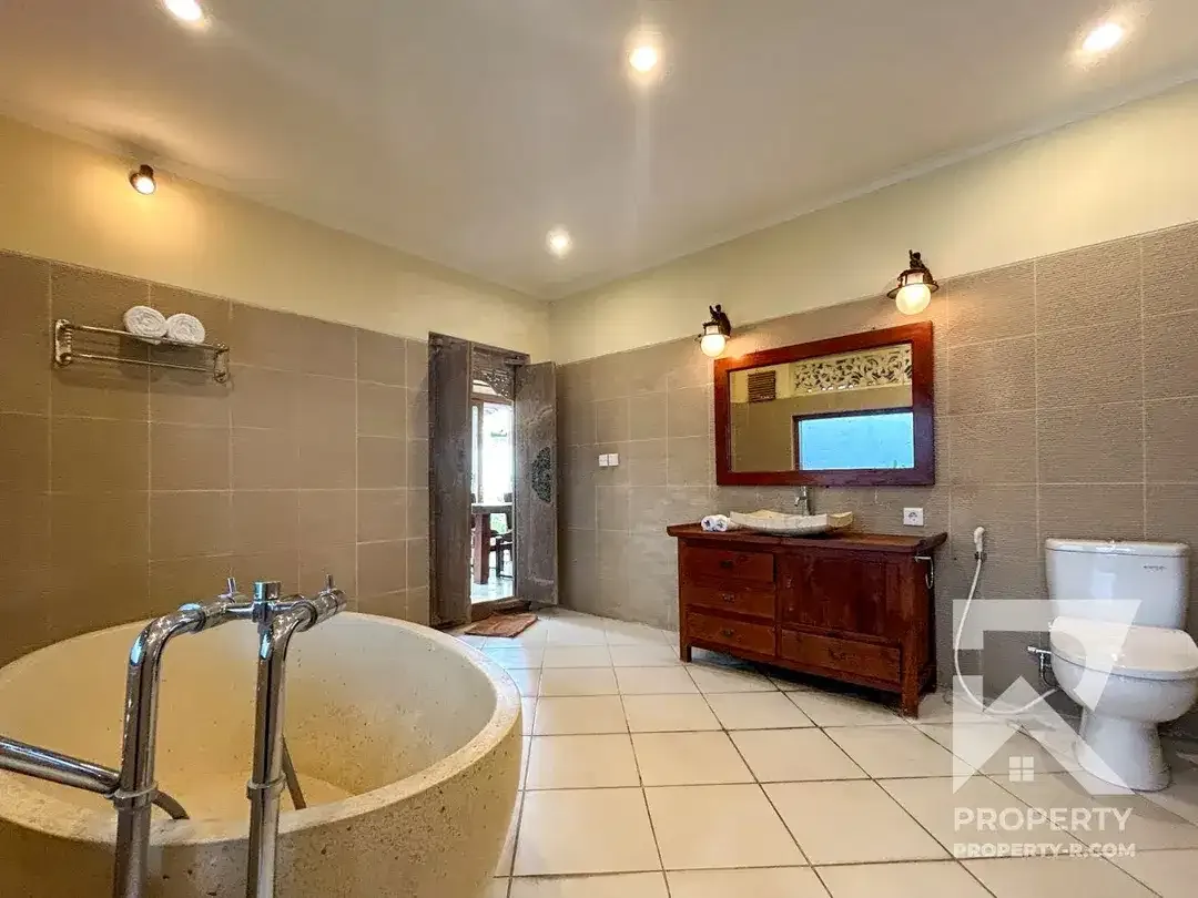 Villa Kontemporer Menghadap Taman di Pusat Sanur – Sewa Tahunan - Image 8 of 10