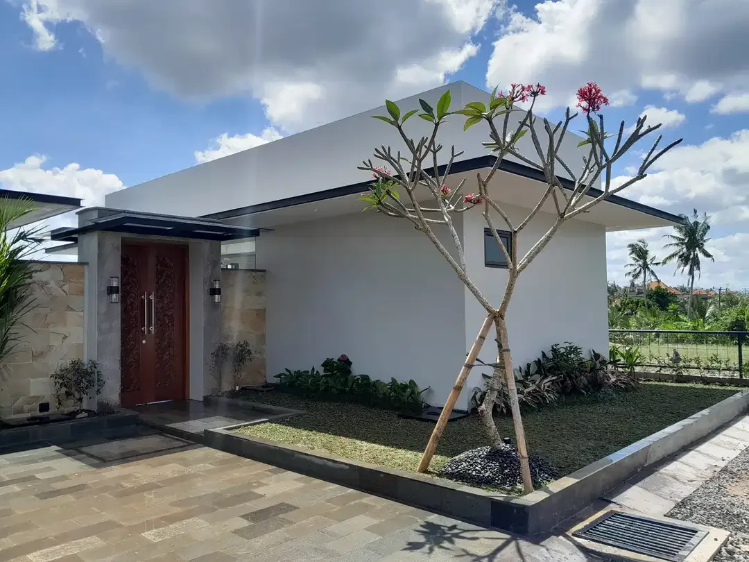 VILLA READY 3BEDROOM FURNISHED VIEW RICE FIELDS UBUD - Image 1 of 10