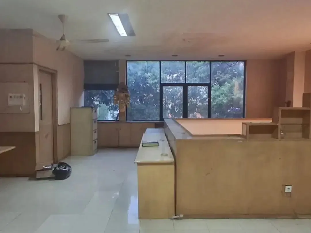 Disewakan RUKO KANTOR 3 lantai pusat bisnis Denpasar, Bali Lokasi Dauh Puri, Denpasar Bali - Image 4 of 8