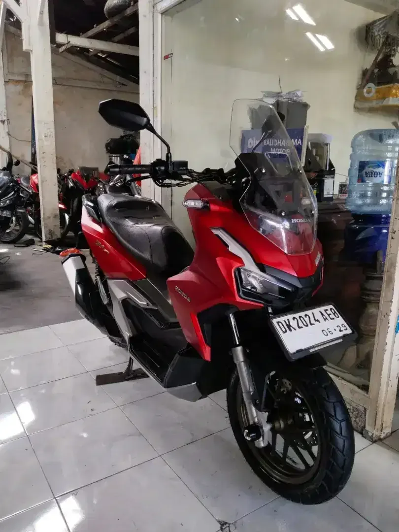DP 1 JT / BUNGA MENURUN 2% / HONDA ADV 160 ABS TAHUN 2023 - Image 1 of 7