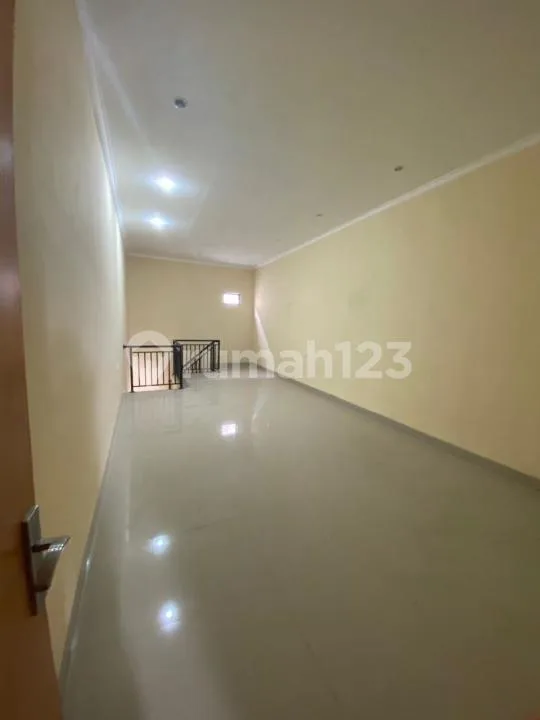 [Dijual] Ruko Strategis 2 Lantai di Penatih, Denpasar - Peluang Investasi - Image 3 of 4