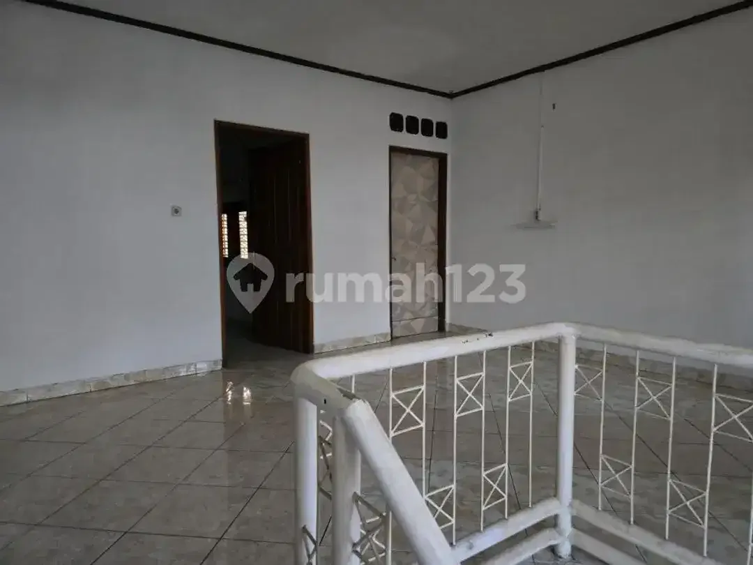 Bebas Banjir, Rumah, 2 Lantai, di Pemogan Dibawah Harga Pasar - Image 4 of 10
