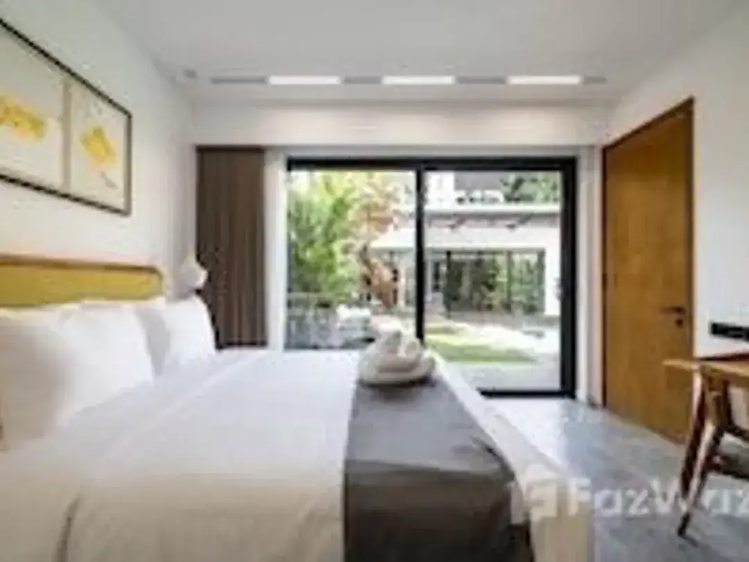 7 Bedroom Villa for sale in Batu Bolong, Bali - Image 10 of 10