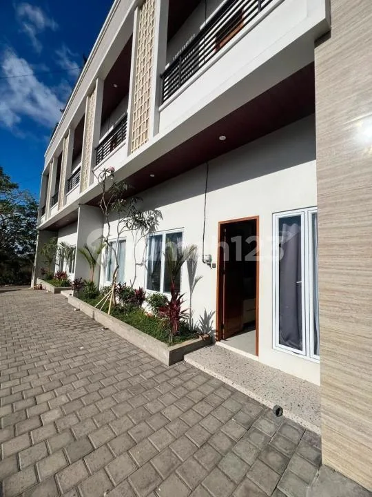 Disewakan - Hunian Modern di Kawasan Nusa Dua, Fully Furnished, Dekat dengan Politeknik Pariwisata Bali - Image 2 of 4