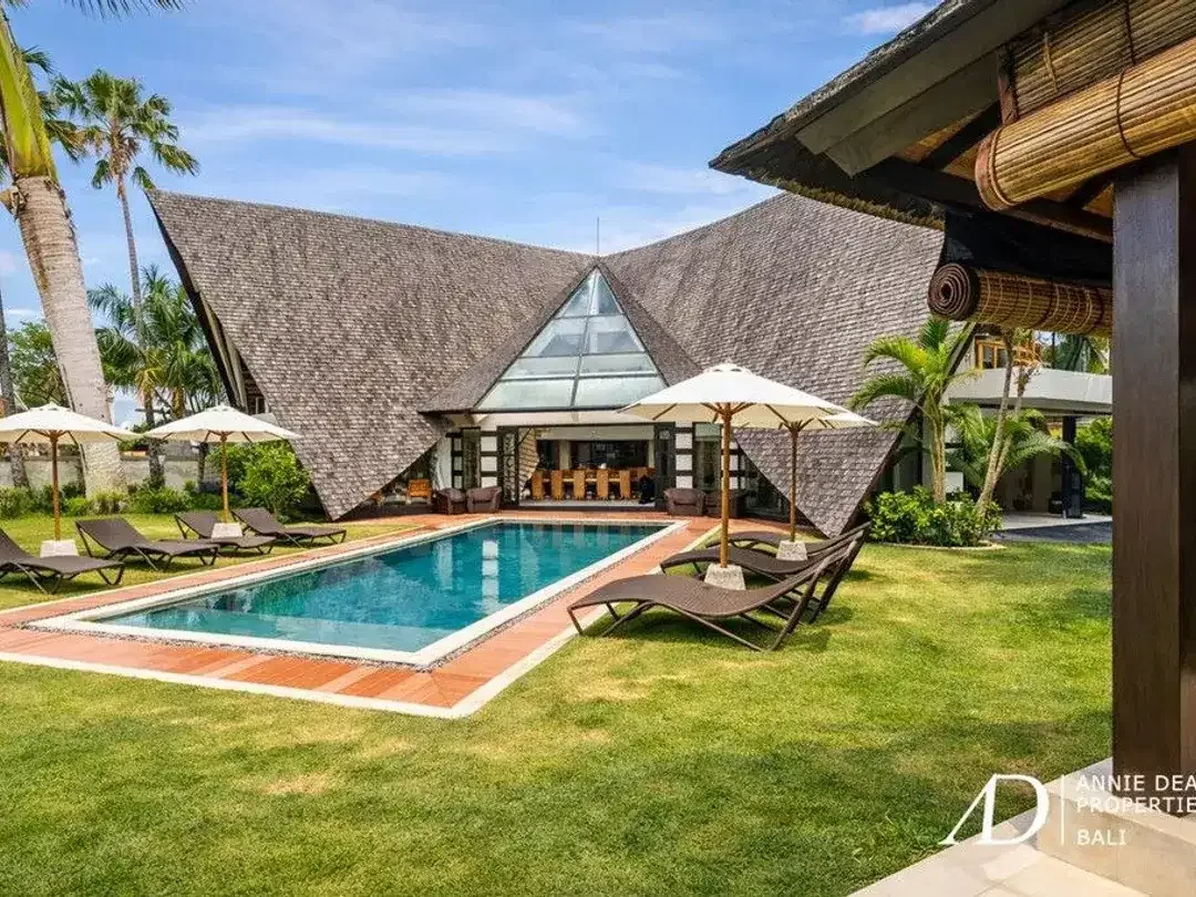 FREEHOLD 4-BEDROOM VILLA WITH UNIQUE ARCHITECTURE IN PADONAN - Image 4 of 10
