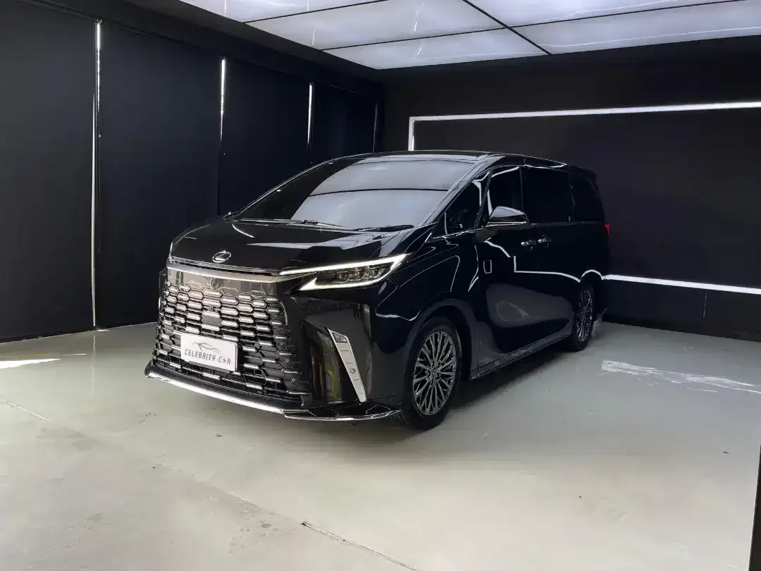 Brand New LEXUS LM 350 Hybrid 7 Seater 2024 Graphite Black , Asli Bali - Image 1 of 10