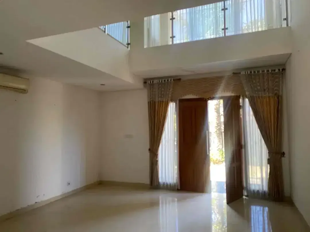 DIJUAL / DISEWAKAN RUMAH MEWAH 2 LANTAI – JAYAGIRI DENPASAR - Image 5 of 9