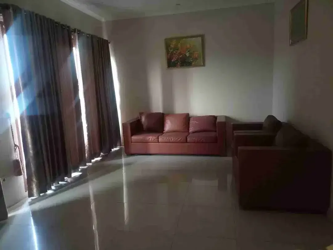 Rumah 2 Lantai Terletak di Jl. Tukad Pule, Sesetan - Denpasar Selatan, BALI


Spesifikasi :
LT 391m2dan LB 469m2
4 kamar Tidur
4 Kamar Mandi
Dapur Kotor
Dapur Bersih
Garase 
Halaman Depan dan Halaman - Image 3 of 10