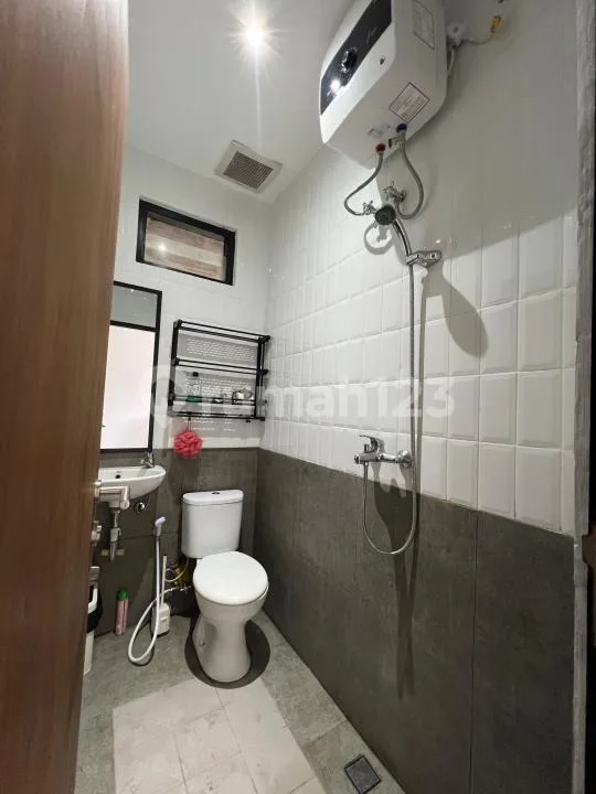 Rumah Semi Furnished - Taman Griya, Jimbaran - Image 2 of 4