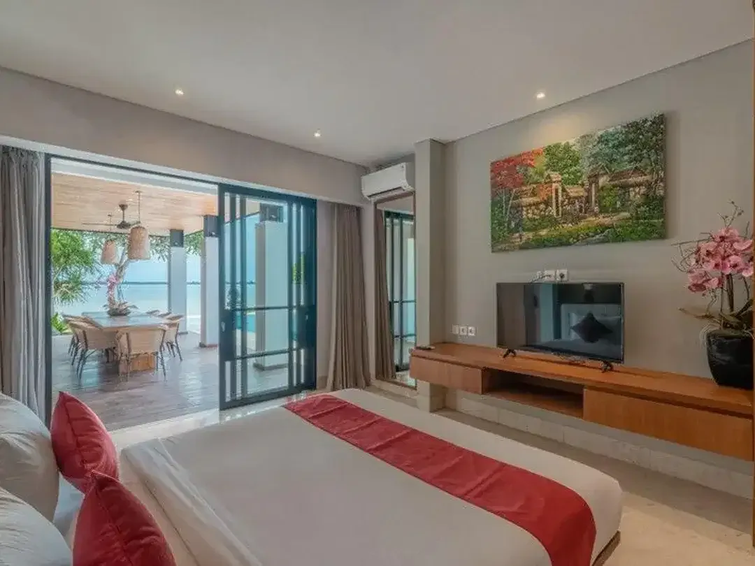 FOR RENT - Beachfront Bliss - Luxury Villa with Rooftop Sunset Lounge in Tanjung Benoa, Nusa Dua, BALI - Image 9 of 10