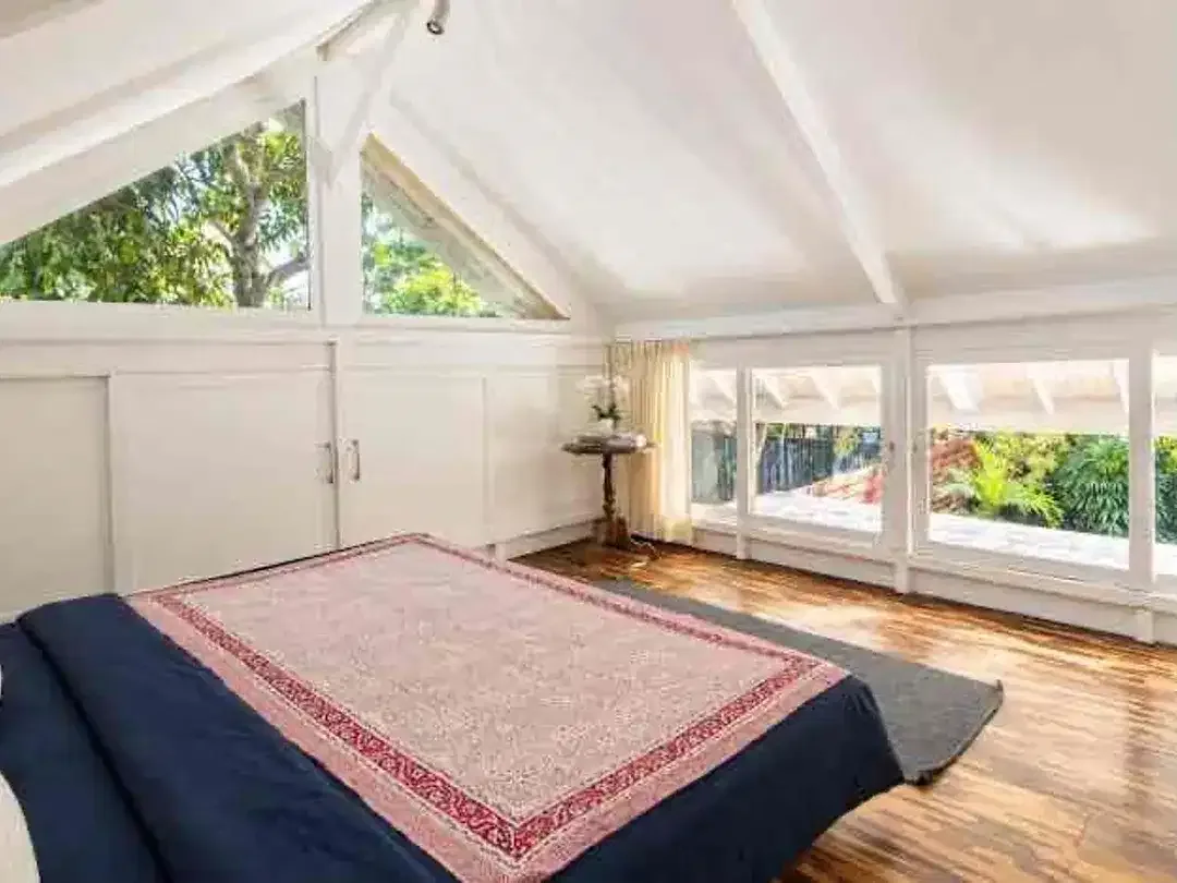 Gorgeous villa 4 Are 3 Bedroom in the heart of Canggu Fully Furnished maintenance included - Image 4 of 10