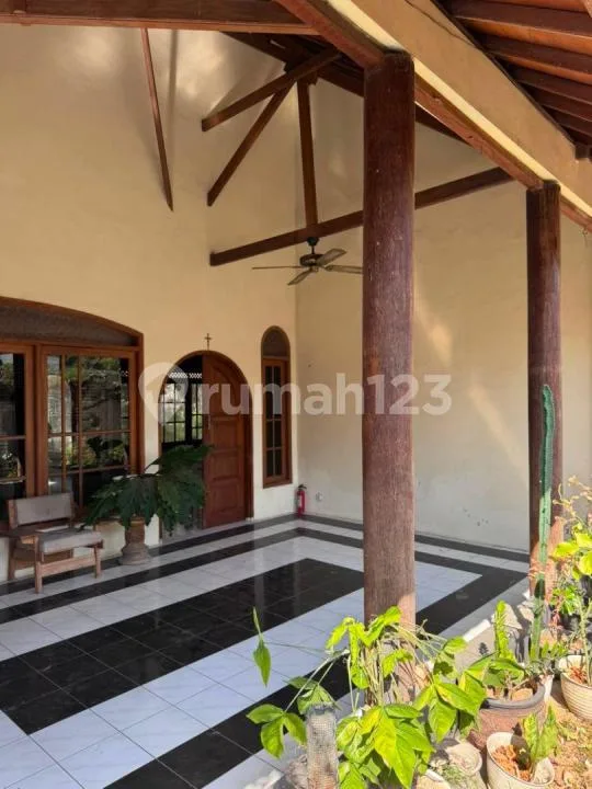 Spacious 5 Bedroom Villa For Rent In Sanur, Private Pool, 700 M² Land, Idr 450 Million/Year - Image 2 of 4