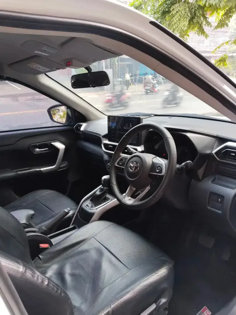 RAIZE GR SPORT TURBO 2023 ASLI BALI KM 20 RB SEPERTI BARU - Image 7 of 10