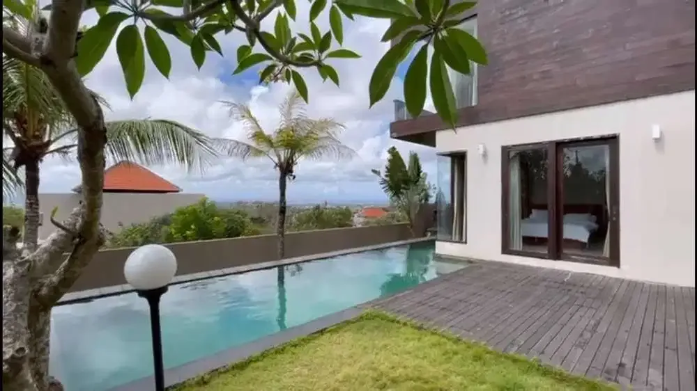 FOR SALE VILLA WITH AIRPORT AND OCEAN VIEW IN UNGASAN - Image 10 of 10
