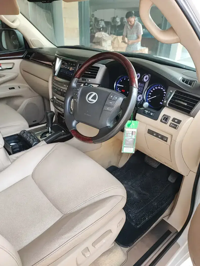 Lexus LX570 2008 bagus - Image 5 of 7