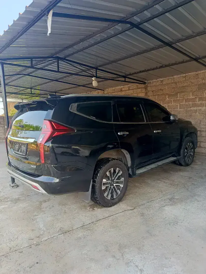 PAJERO SPORT DAKAR 2.4 AT 2021 | TANGAN 1 | SERVICE ATPM | PRIBADI - Image 4 of 10