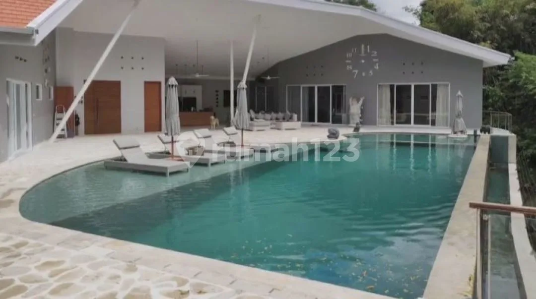 Leasehold 24 Years Luxury Large Riverside Villa Semer Kerobokan Bali - Image 3 of 4