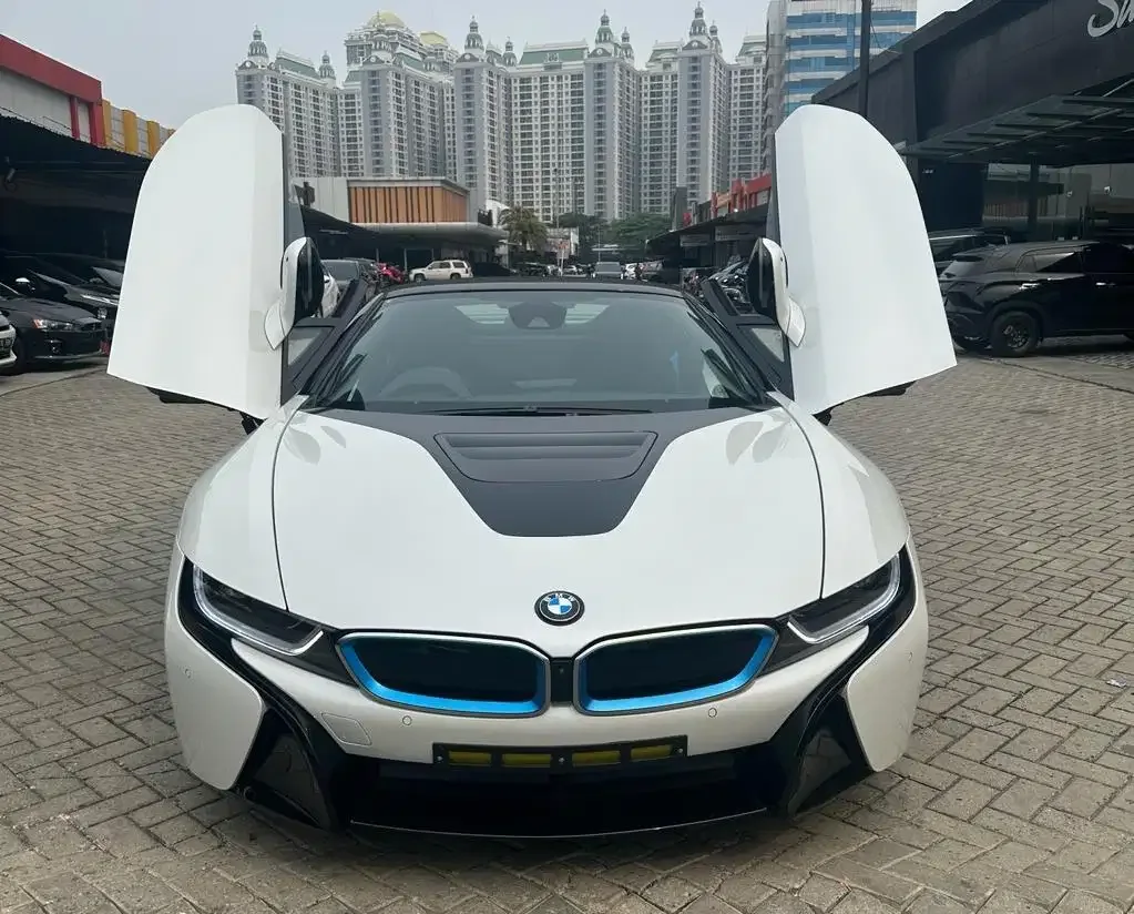 Bmw i8 Roadster - Image 2 of 10