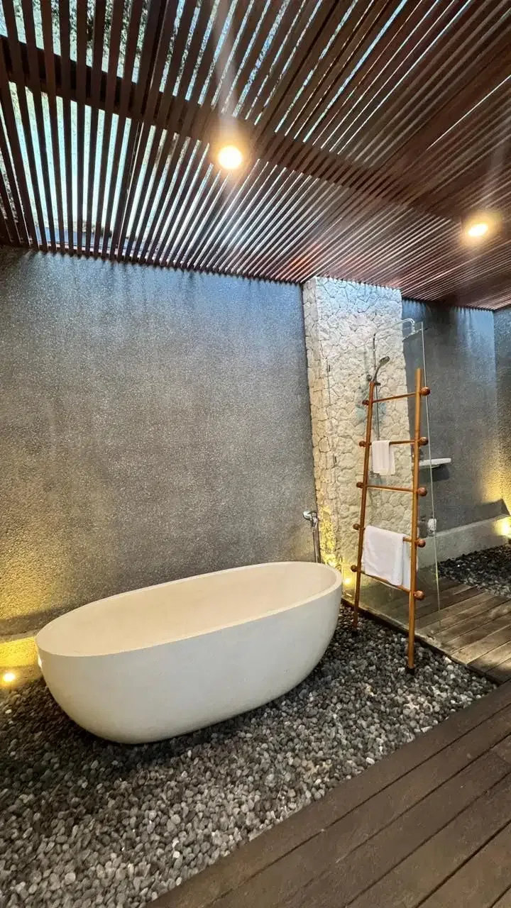 VILLA LUXURY FURNISHED 5BR BEST LOCATION PRIVAT AREA JIMBARAB - Image 8 of 10