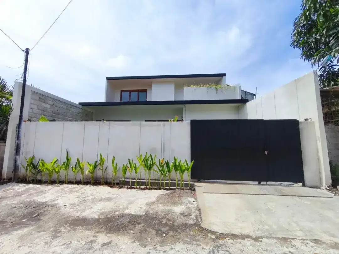 Dijual atau Disewakan Bulanan Villa Baru Modern 2 Lantai Lokasi Strategis di Taman Griya, Jimbaran. - Image 7 of 10
