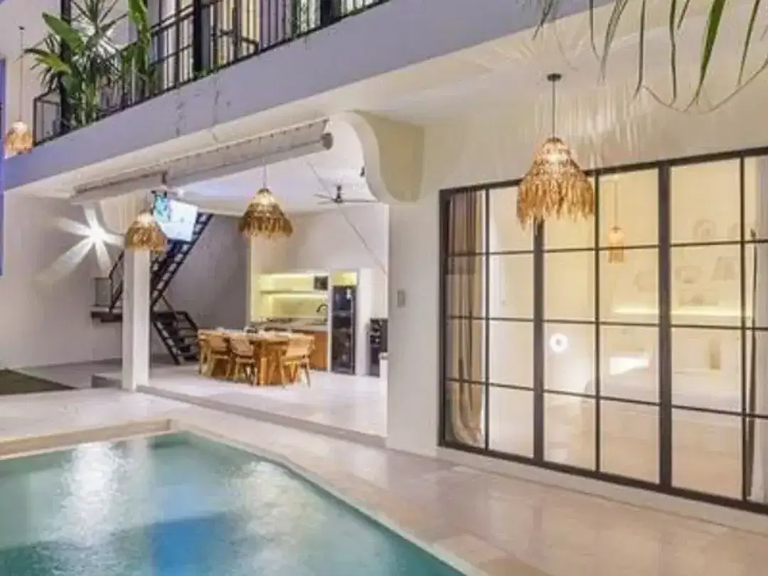 VILLA RAYA TIBUBENENG SANGAT BAGUS BUAT INVESTASI CANGGU BADUNG, BALI - Image 1 of 8