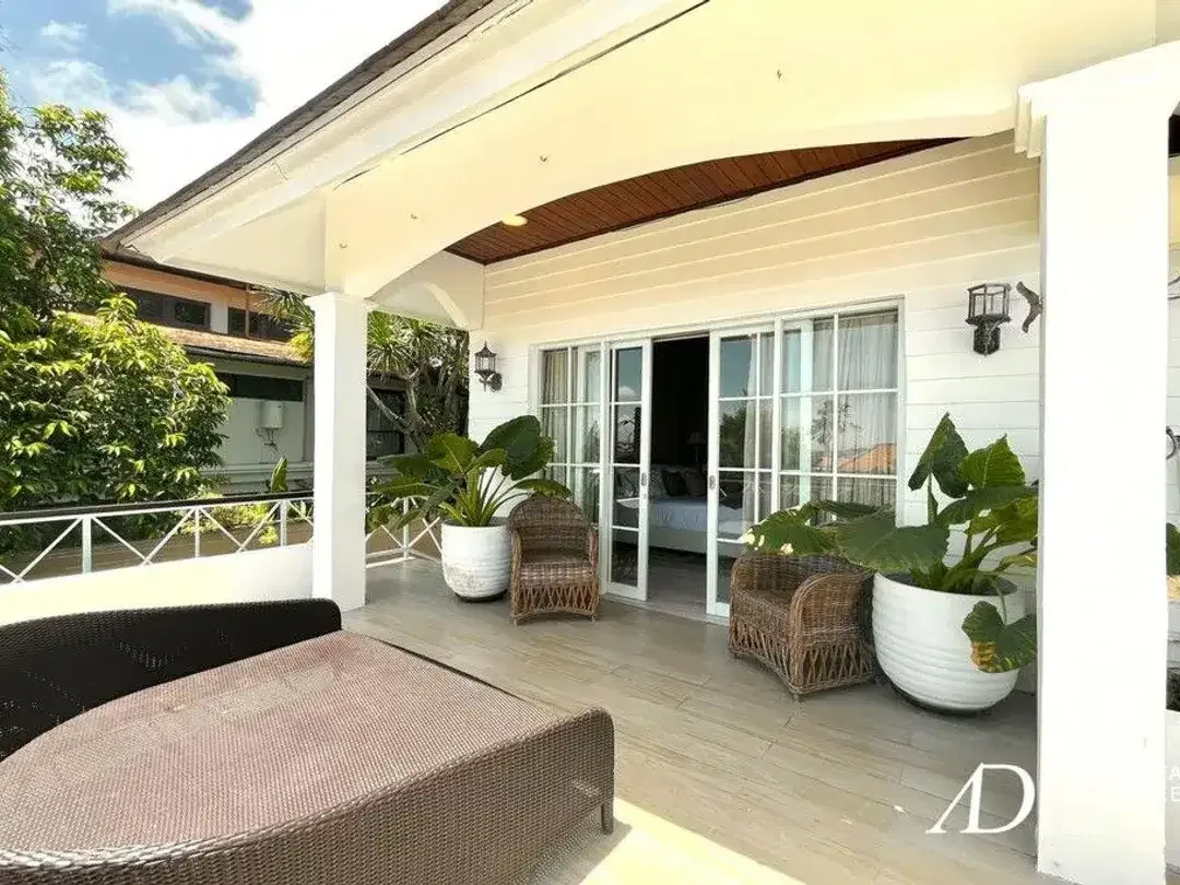 LEASEHOLD | COLONIAL STYLE 3-BED VILLA IN CANGGU - Image 5 of 10