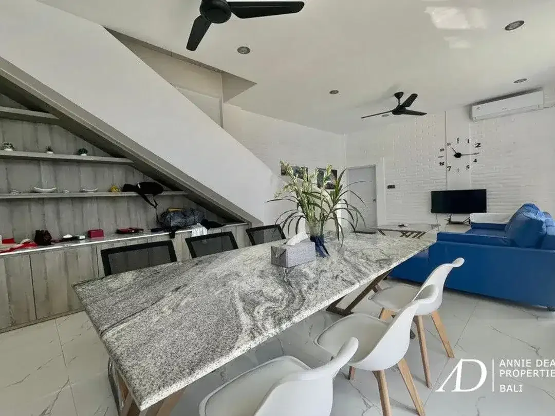 LEASEHOLD | 3-BEDROOM MODERN COLONIAL-STYLE VILLA - KEROBOKAN - Image 7 of 10