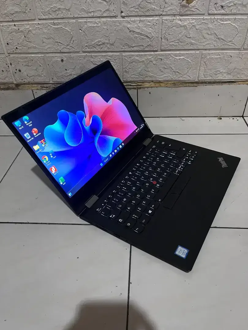 Dijual Lenovo Thinkpad X390 Yoga Intel core i5 gen8 (ram 8/nvme 128) - Image 4 of 4