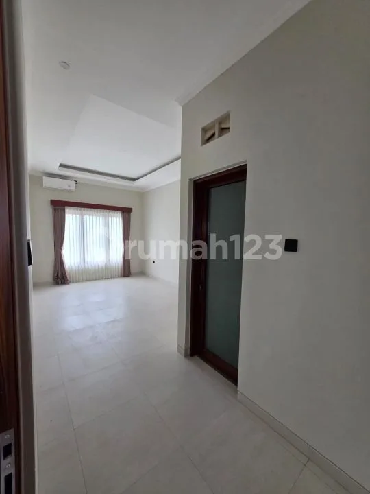 Dikontrakan Villa Baru With Pool Dekat ke Pantai Sanur - Image 3 of 4
