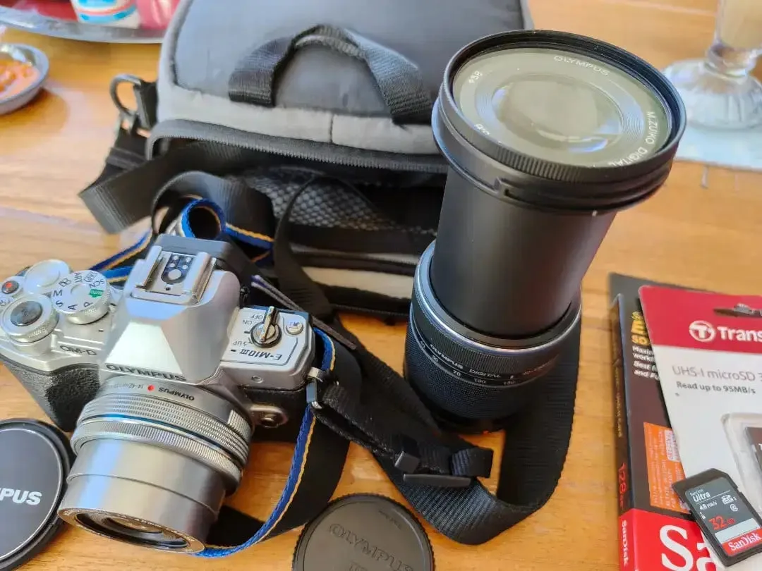 Kamera Olympus fullset like new plus Lensa - Image 3 of 8
