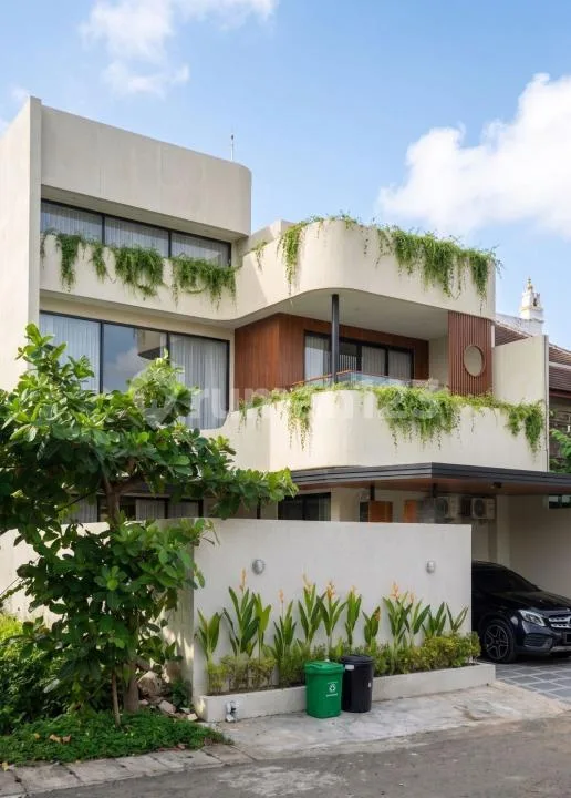 Brand New Villa Kerobokan Bali - Image 1 of 4