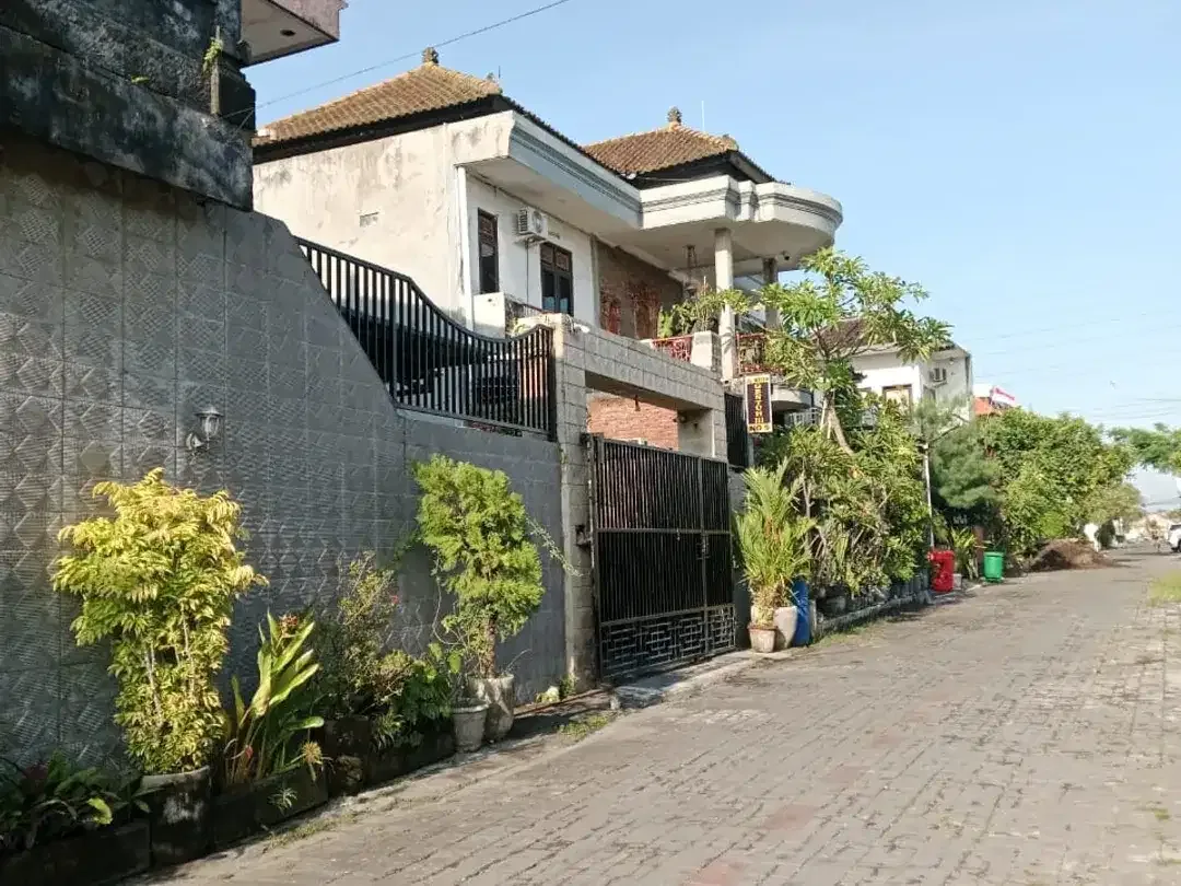 Tinggal Praktis di Tengah Kota – Rumah Modern Minimalis - Image 2 of 8