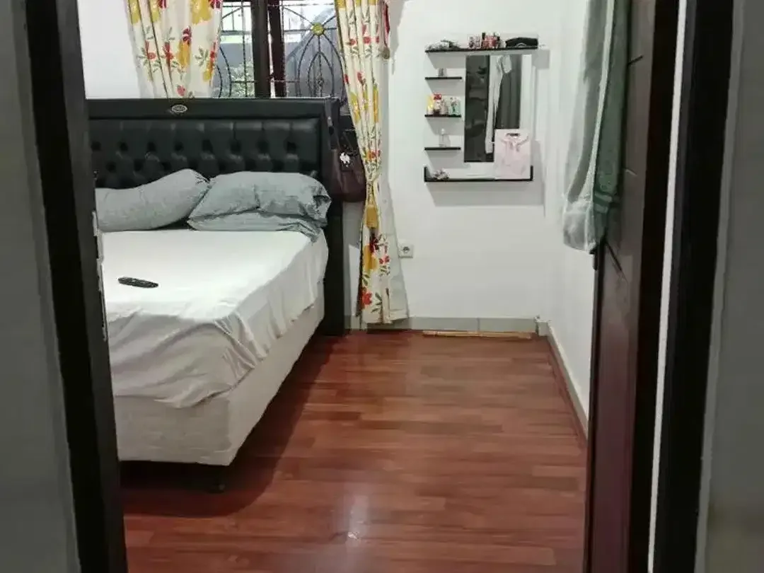 Tinggal Praktis di Tengah Kota – Rumah Modern Minimalis - Image 5 of 8