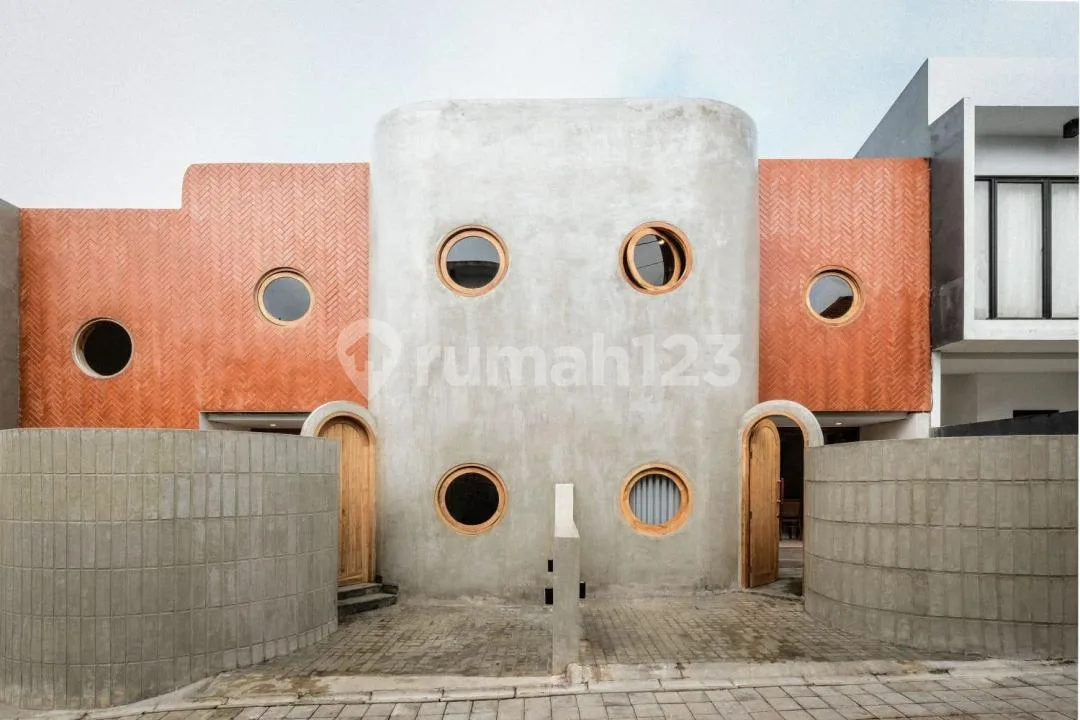 Fully Furnished Minimalist Villa Near Gwk And Dreamland Beach - Image 1 of 4