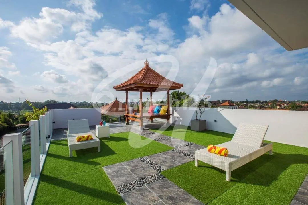 Villa Mewah 3 Lantai Fasilitas Lengkap Lokasi Strategis di Umalas - Image 1 of 4