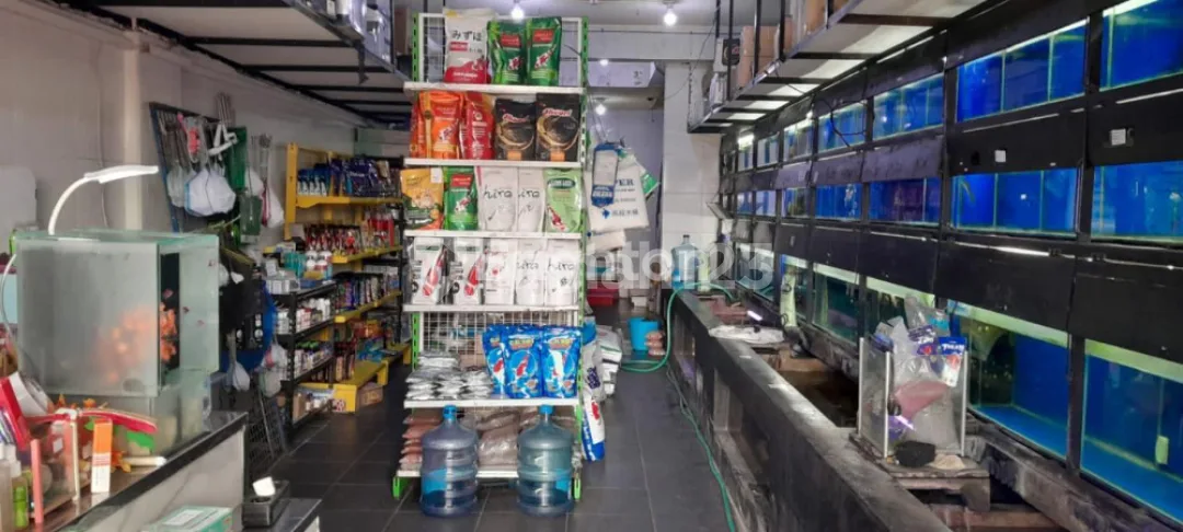 Ruko 3 Lantai Siap Pakai di Lokasi Strategis - Image 2 of 2