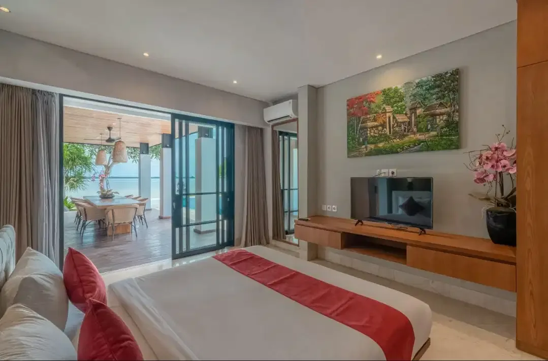 BEACHFRONT LUXURY VILLA FOR SALE AT NUSA DUA - Image 7 of 7