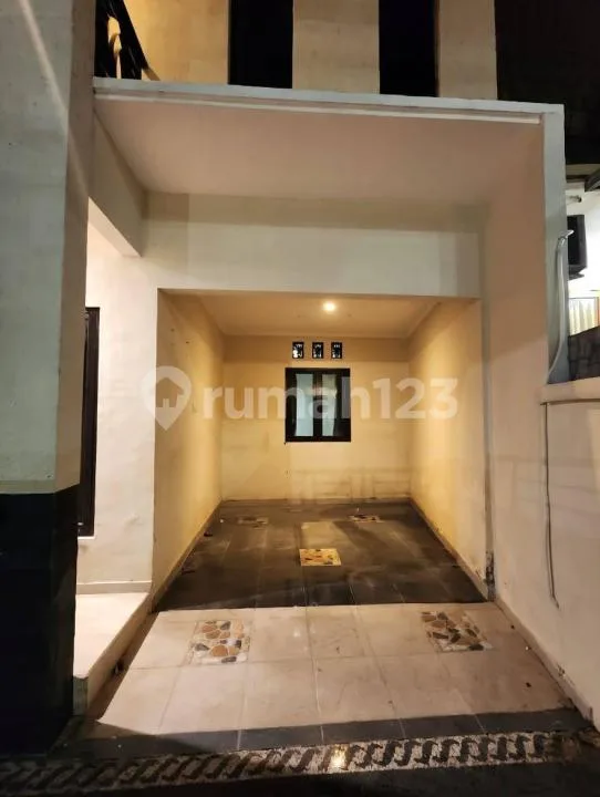 Rumah 2 Lantai 4 Kamar Strategis di Jalan Cargo Permai Denpasar - Image 1 of 4