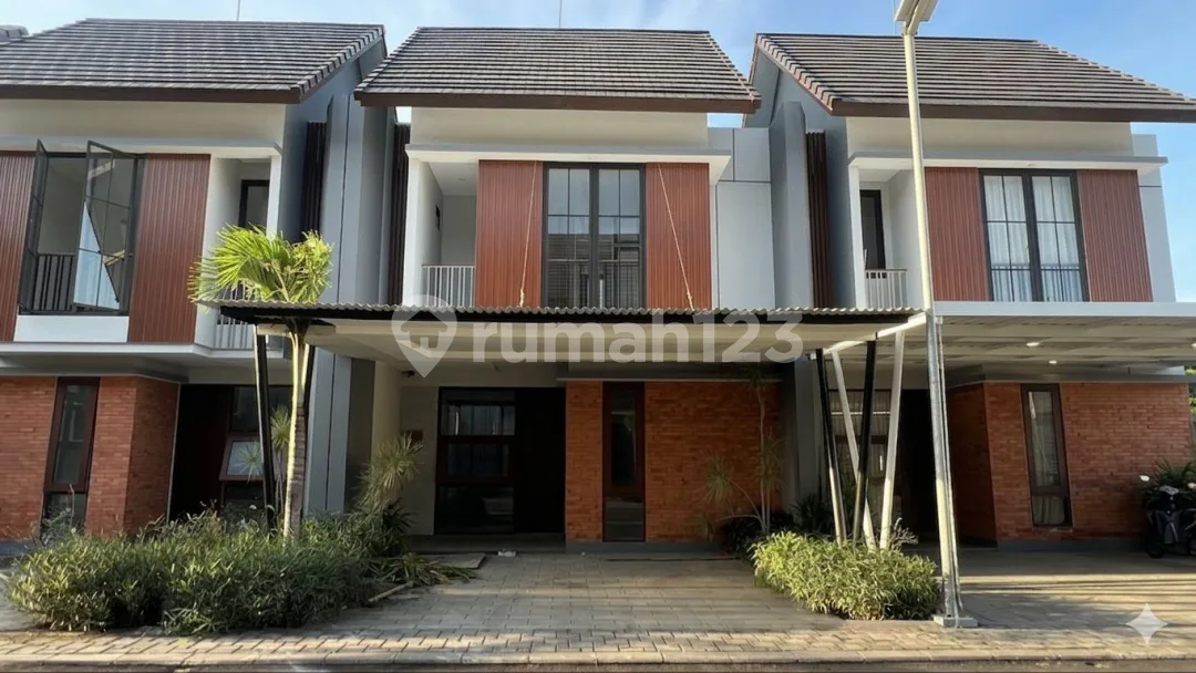 Strategic Luxury House For Rent In South Denpasar - 3 Min To Bali Mandara Toll - Image 1 of 4